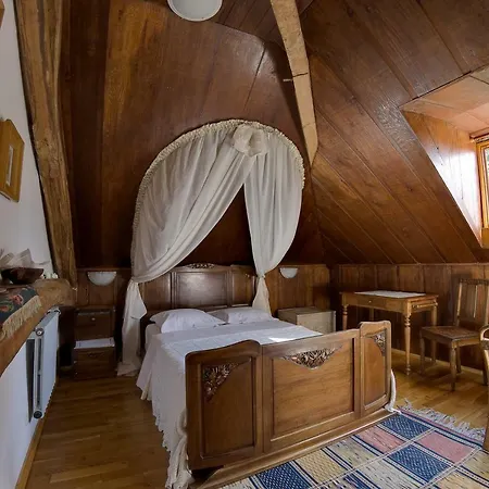 Chateau-gaillard Couette-café 3*
