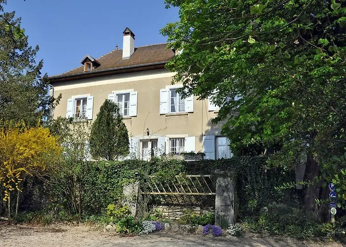 Chateau-gaillard Nocleg ze śniadaniem 3*